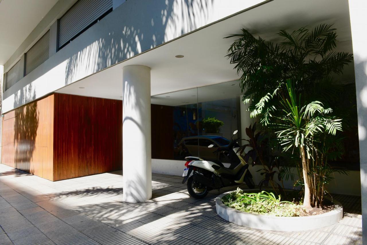 Hollywood 1 Apartment